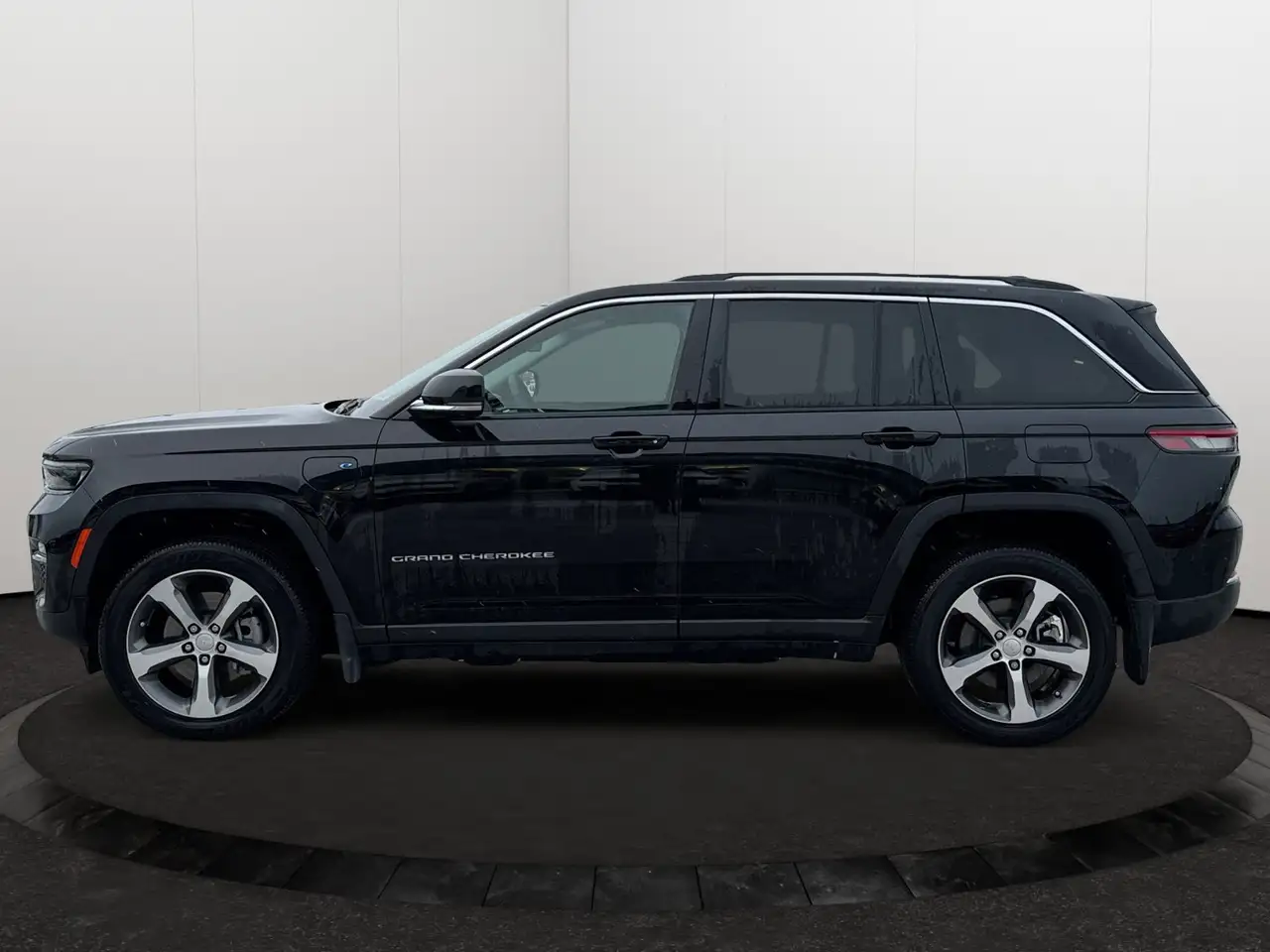 Jeep Grand Cherokee - Image 2