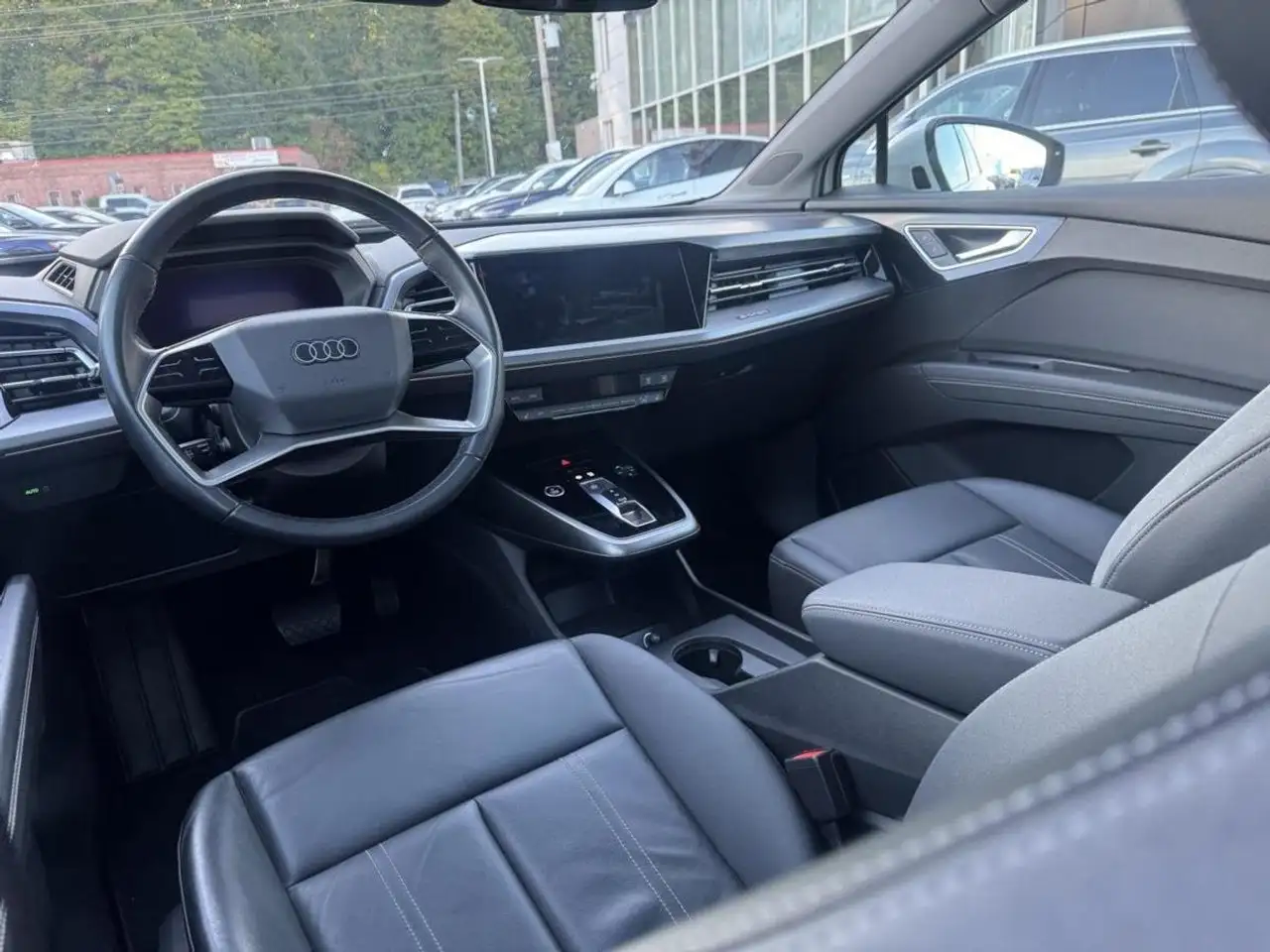 Audi Q4 e-tron - Image 10
