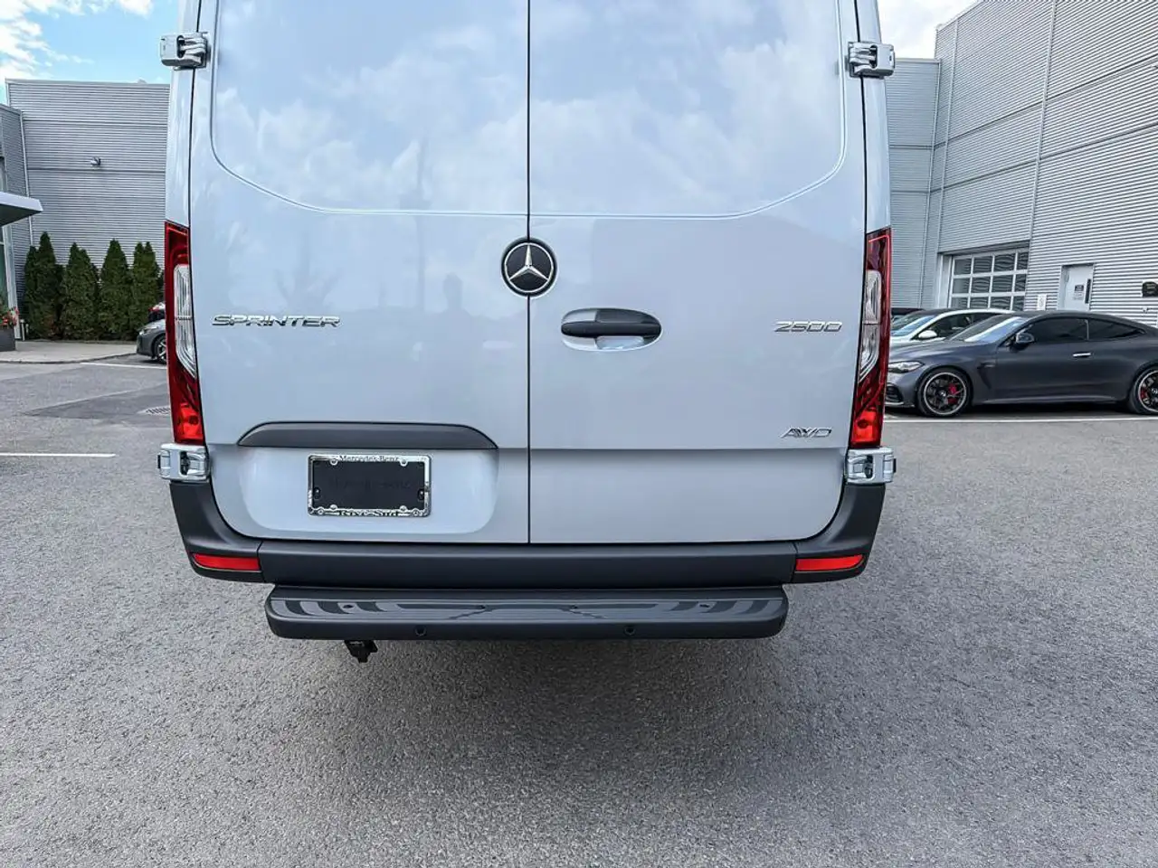Mercedes-Benz Sprinter - Image 26