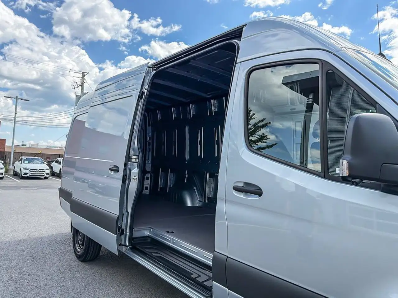 Mercedes-Benz Sprinter - Image 24