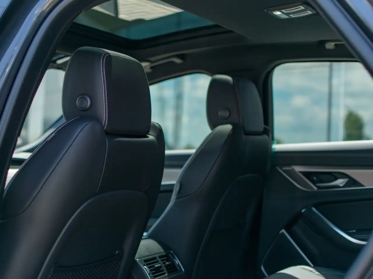 Jaguar XF - Image 20