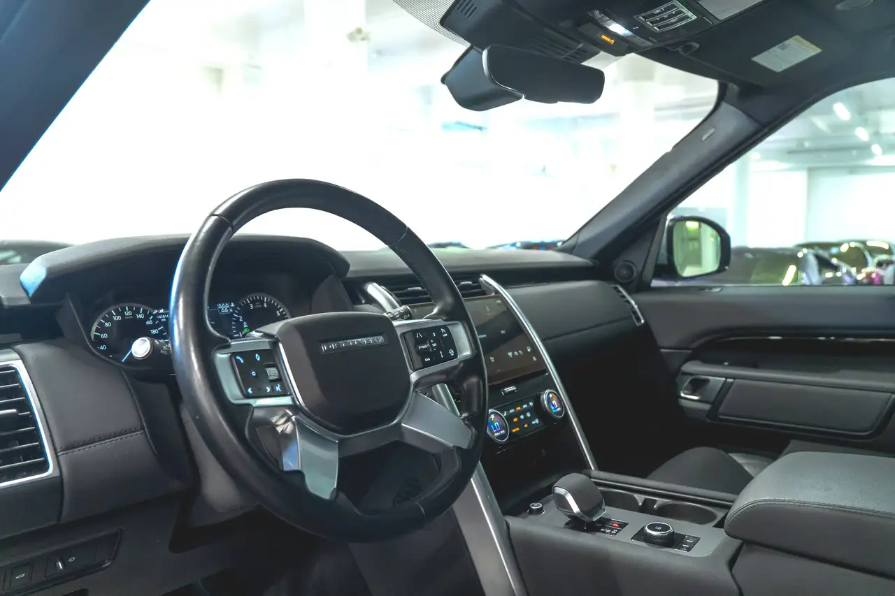 Land Rover Discovery - Image 2