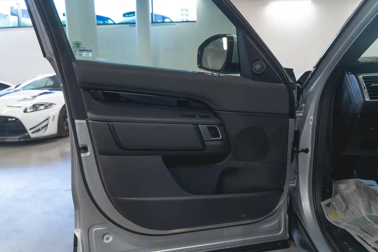 Land Rover Discovery - Image 10