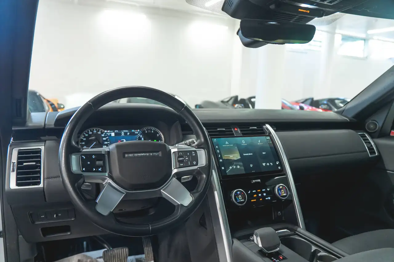 Land Rover Discovery - Image 11