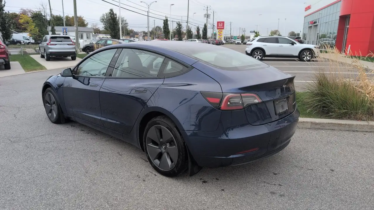 Tesla Model 3 - Image 11
