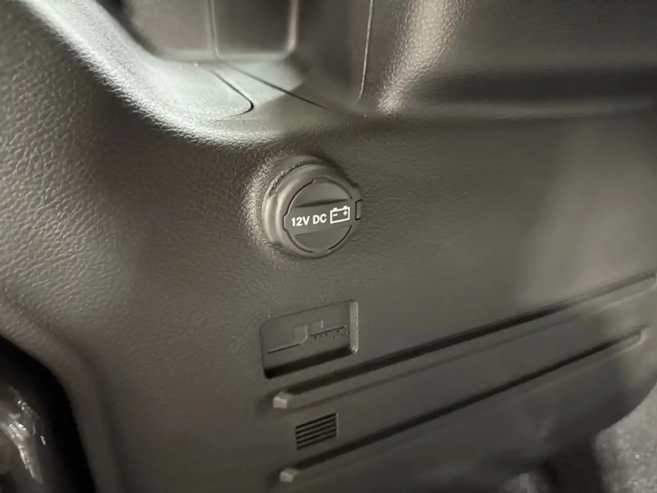 Jeep Wrangler - Image 22