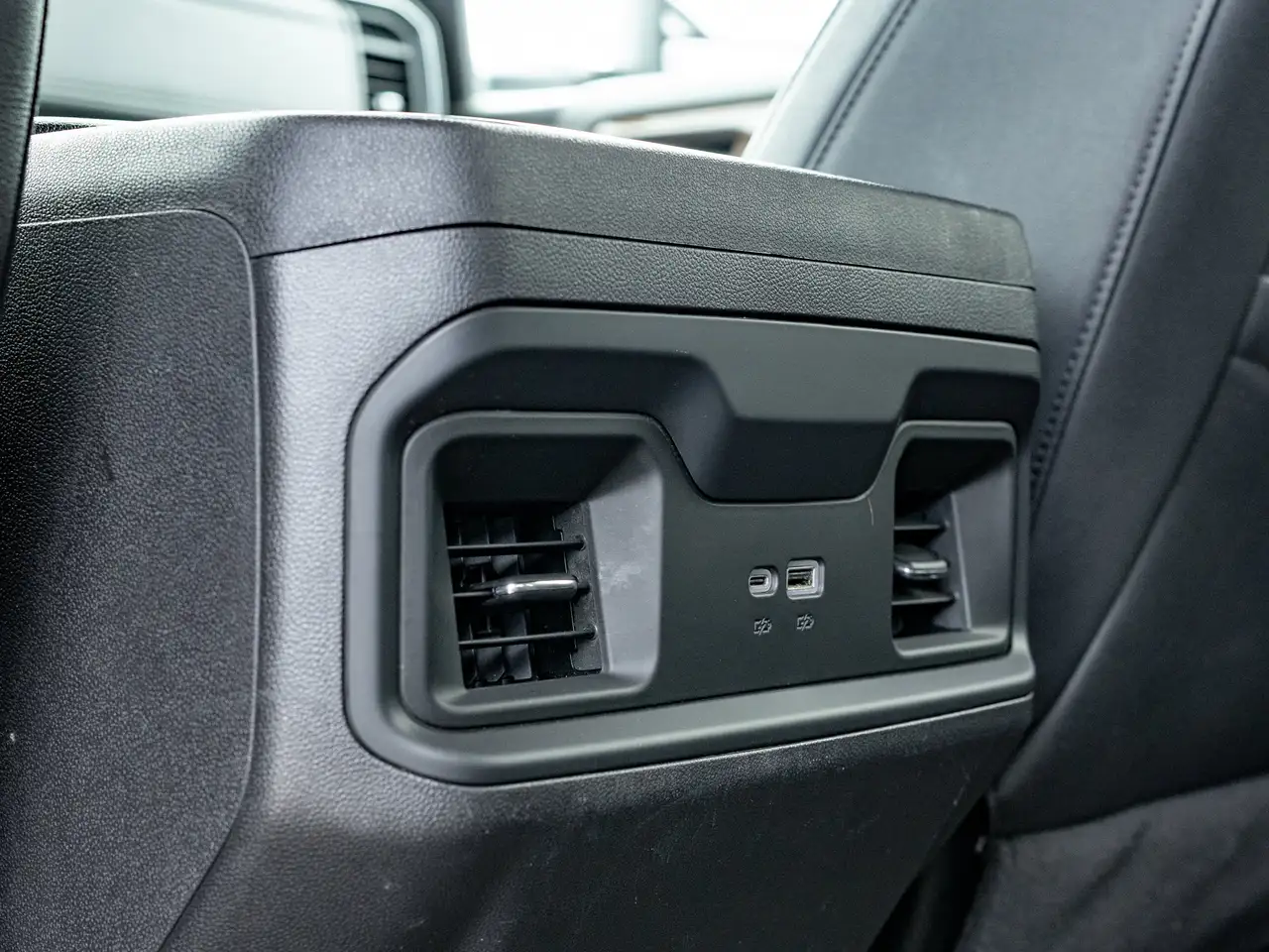 Chevrolet Silverado 1500 - Image 17