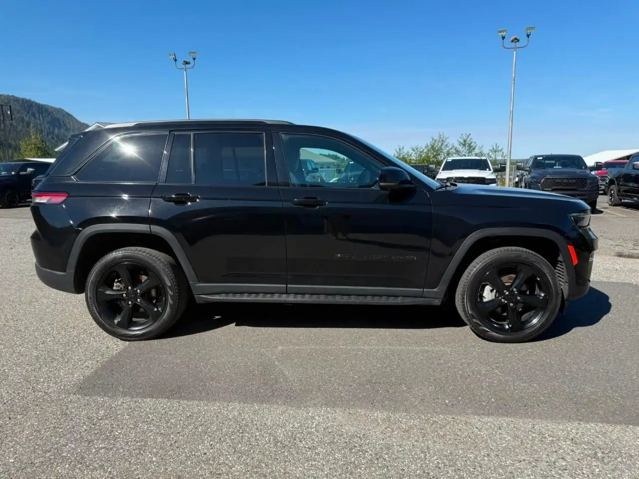 Jeep Grand Cherokee - Image 3