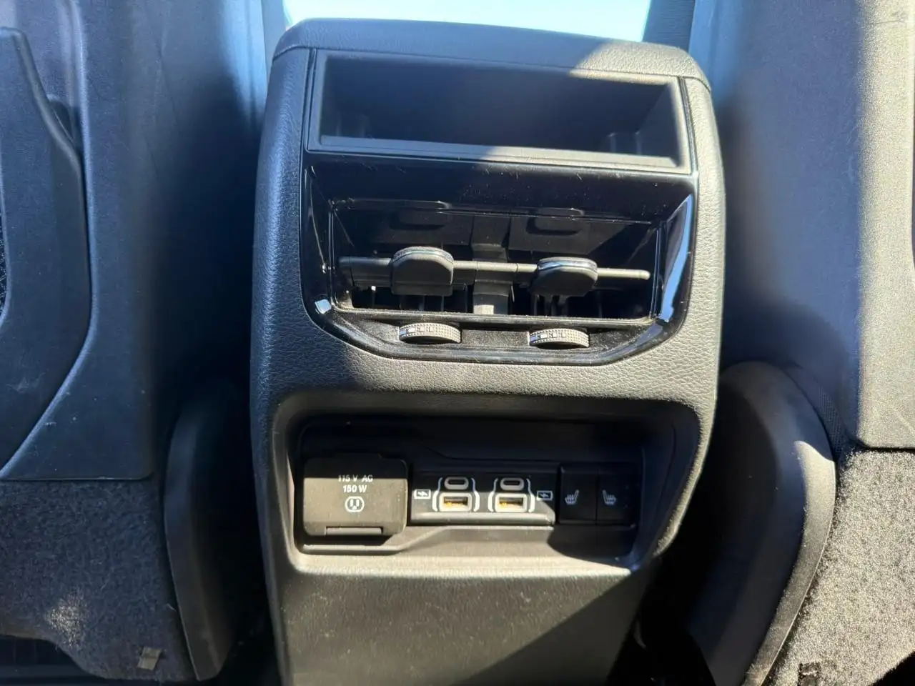 Jeep Grand Cherokee - Image 18