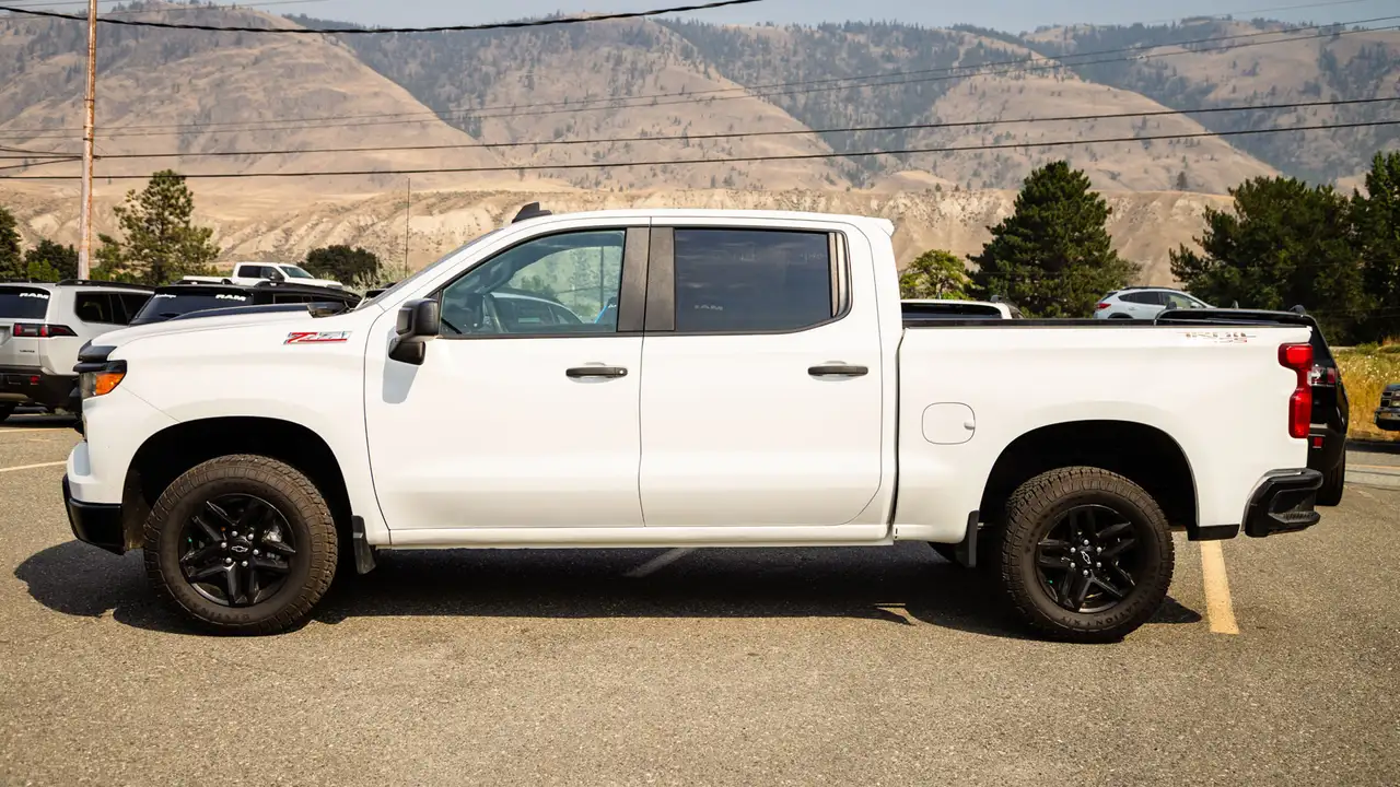 Chevrolet Silverado 1500 - Image 7