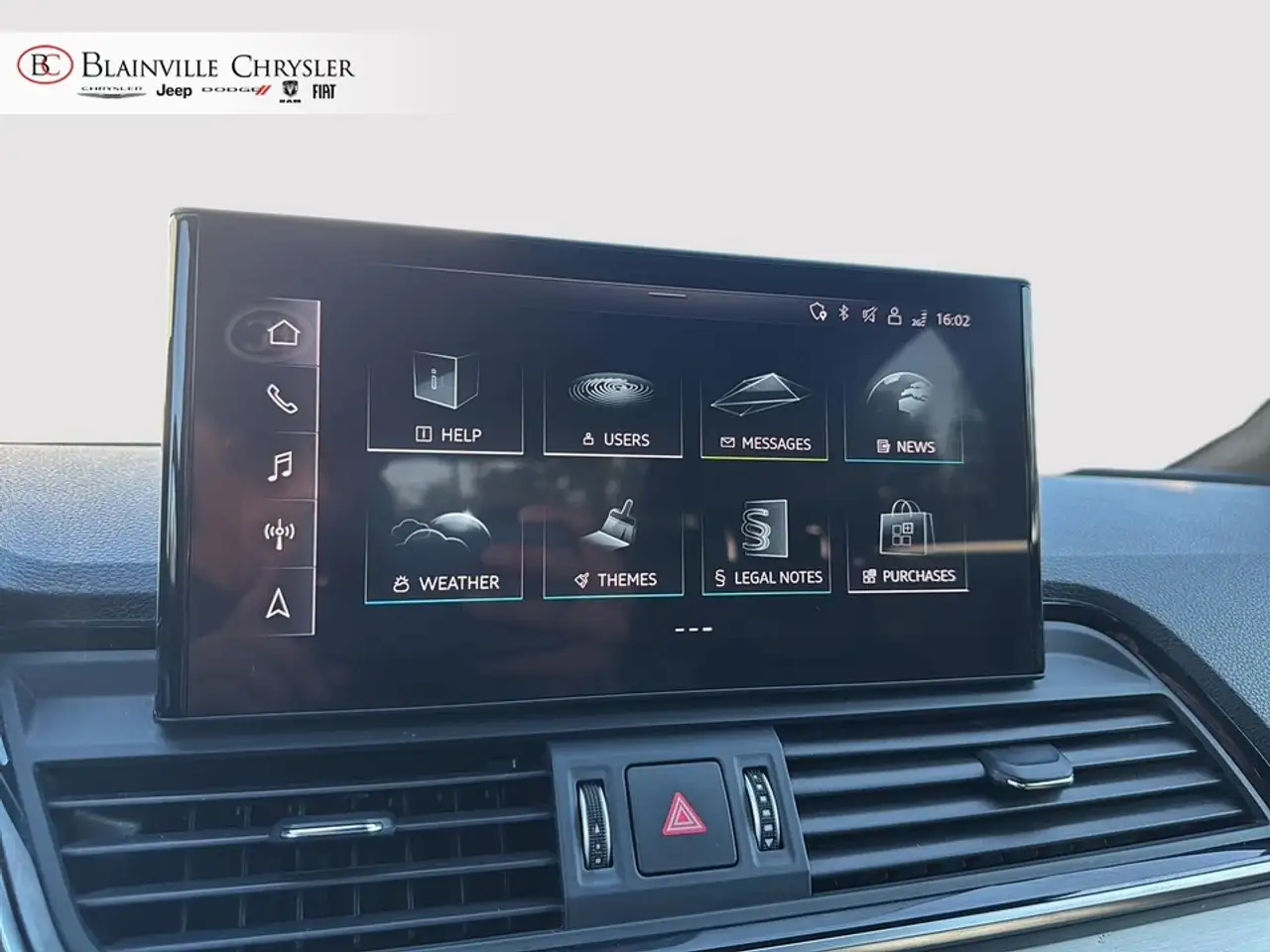 Audi SQ5 - Image 30
