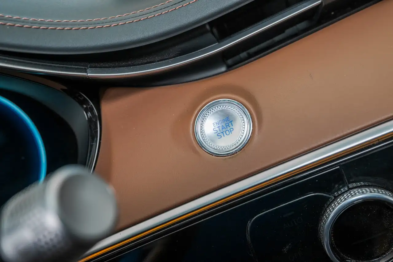 Genesis GV70 - Image 23