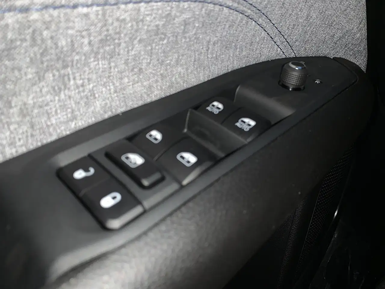 Jeep Compass - Image 16
