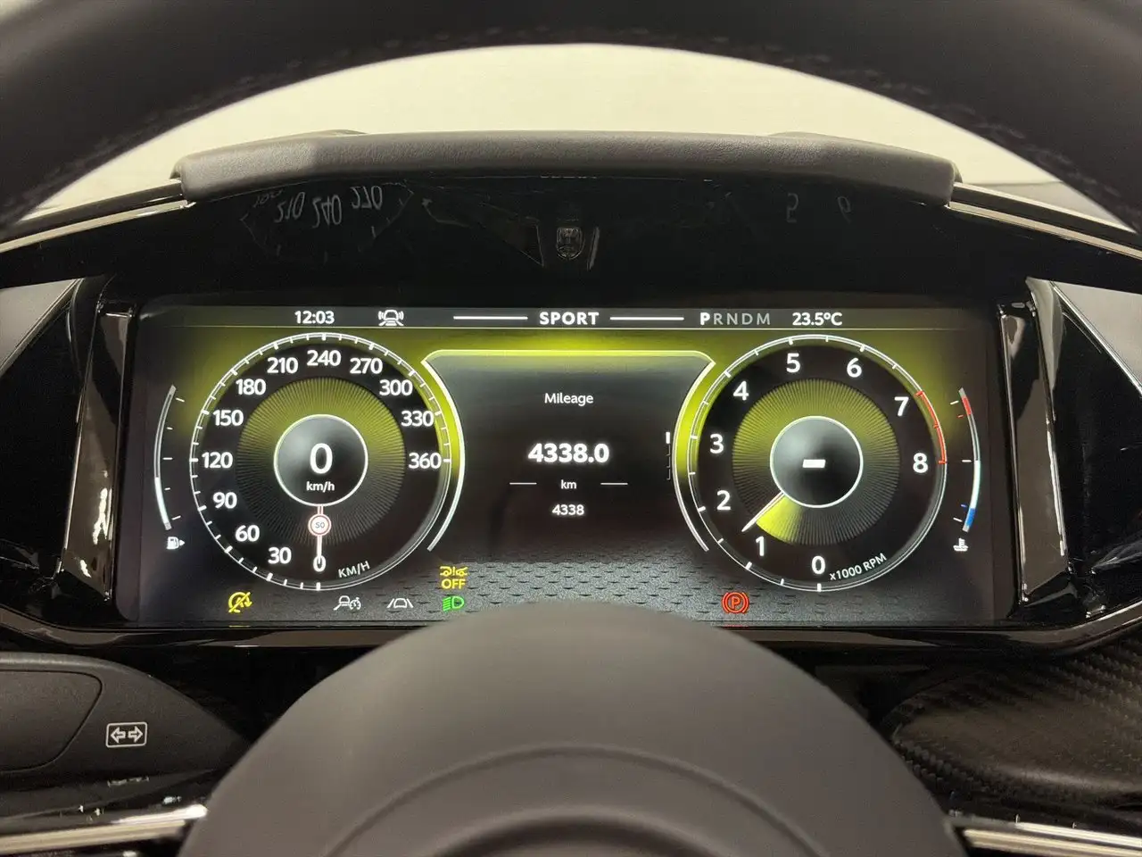 Aston Martin Vantage - Image 16