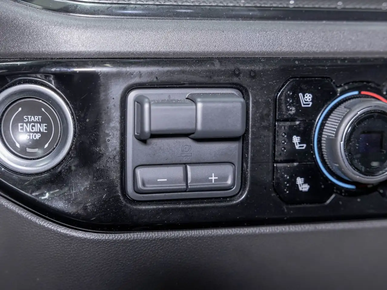 Chevrolet Silverado 1500 - Image 26