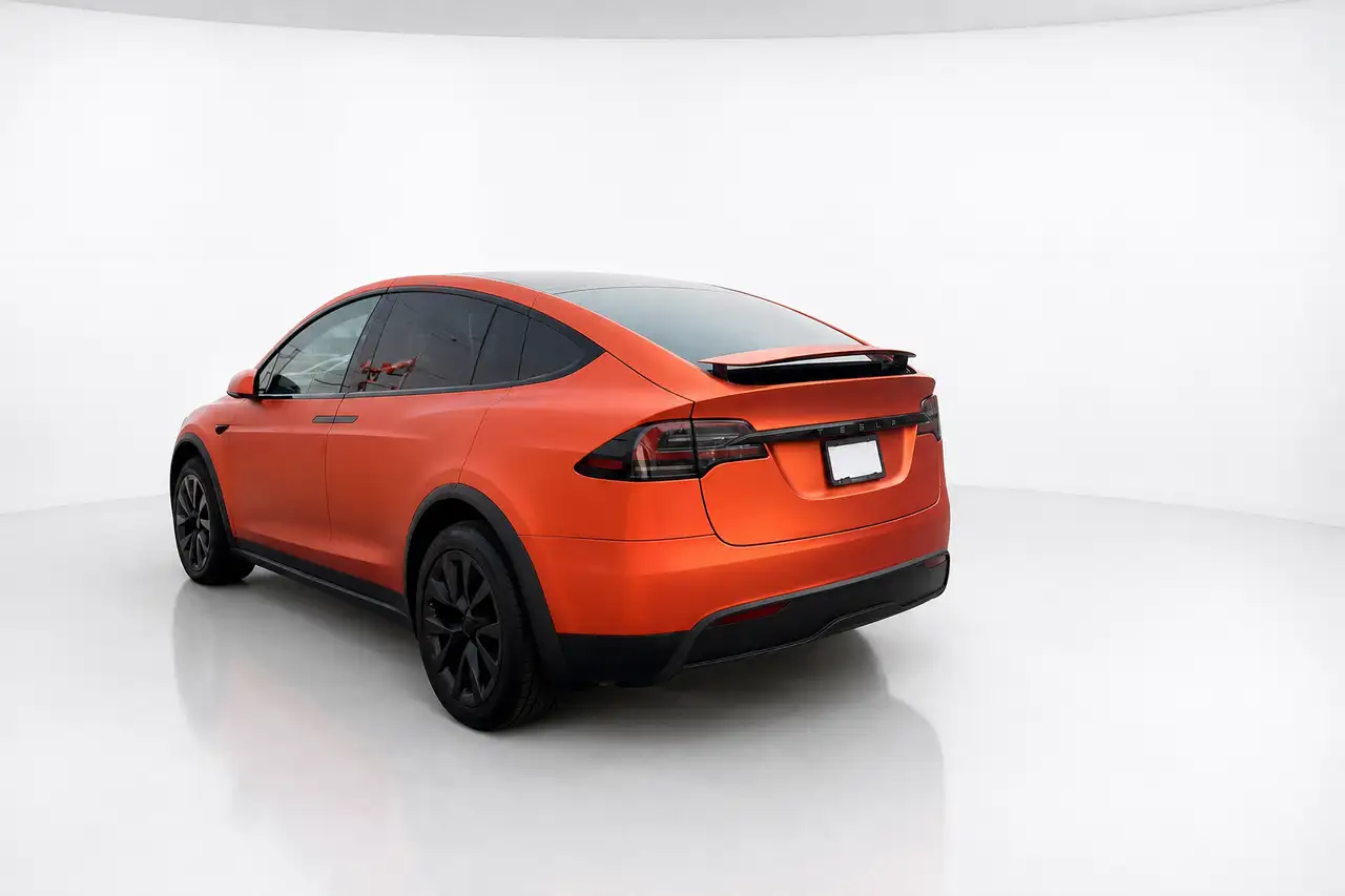 Tesla Model X - Image 12