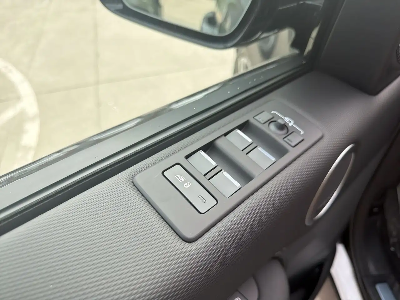 Land Rover Discovery - Image 10