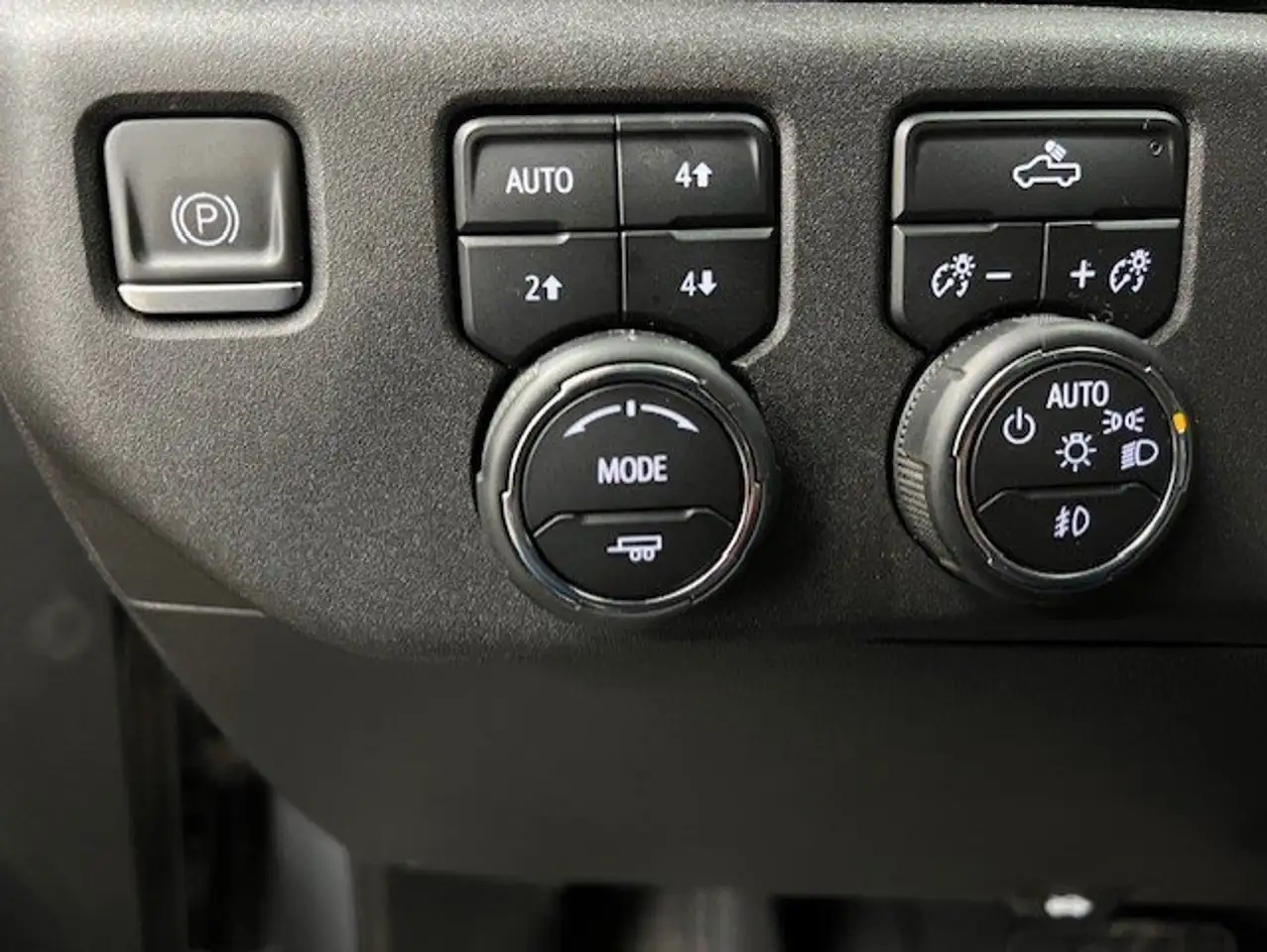 Chevrolet Silverado 1500 - Image 29