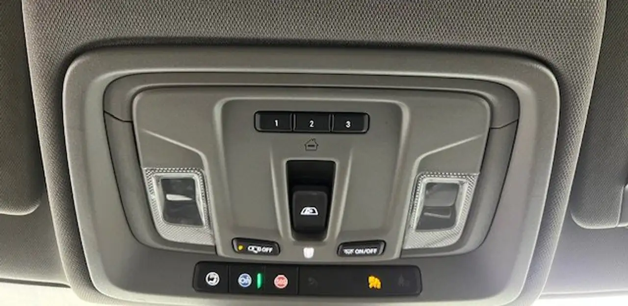 Chevrolet Silverado 1500 - Image 28