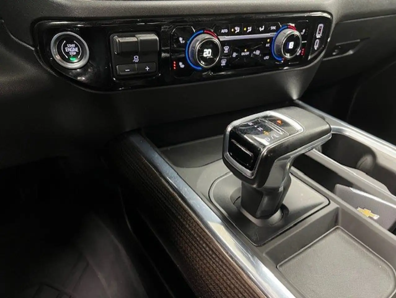 Chevrolet Silverado 1500 - Image 27