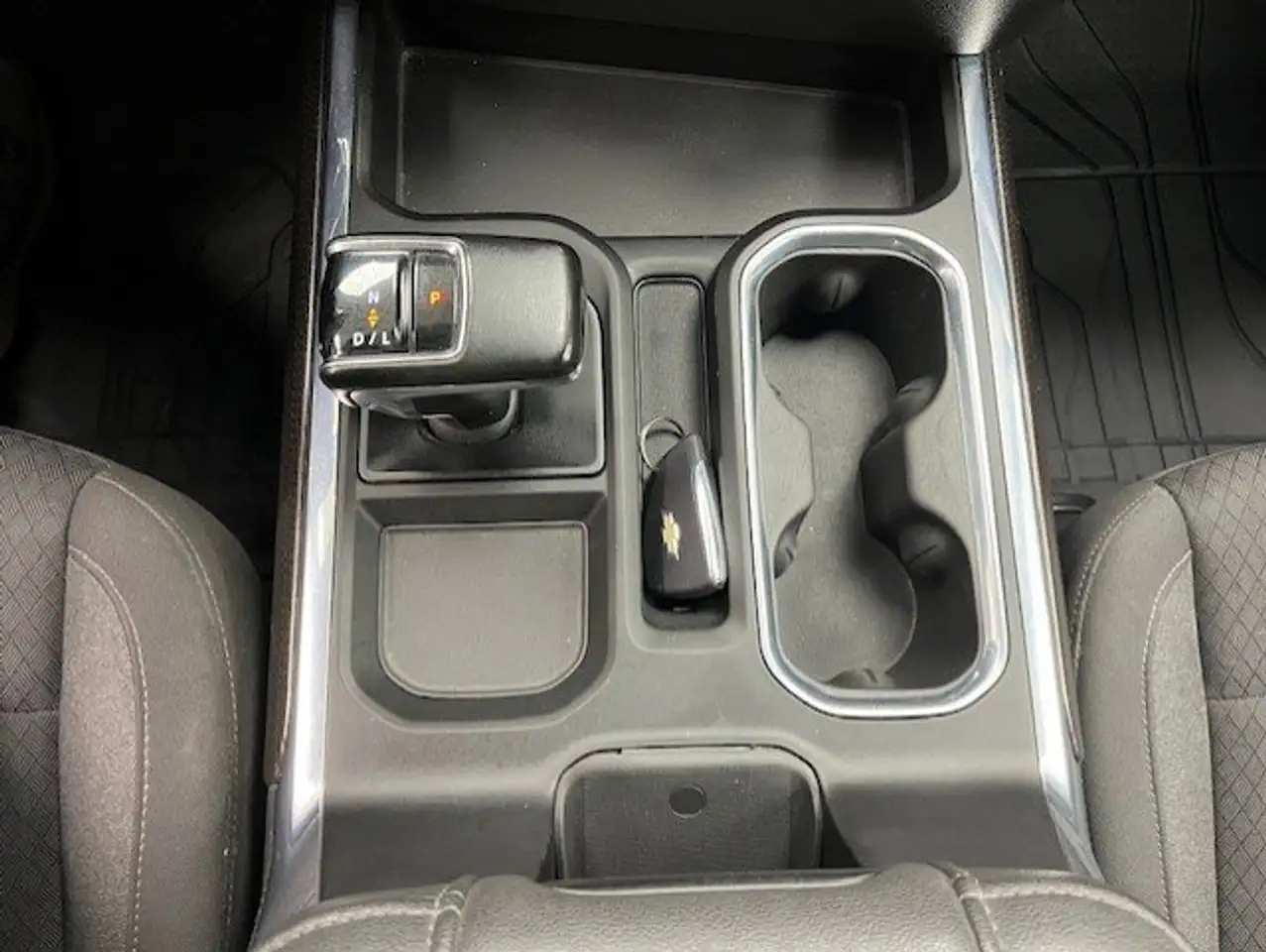 Chevrolet Silverado 1500 - Image 26