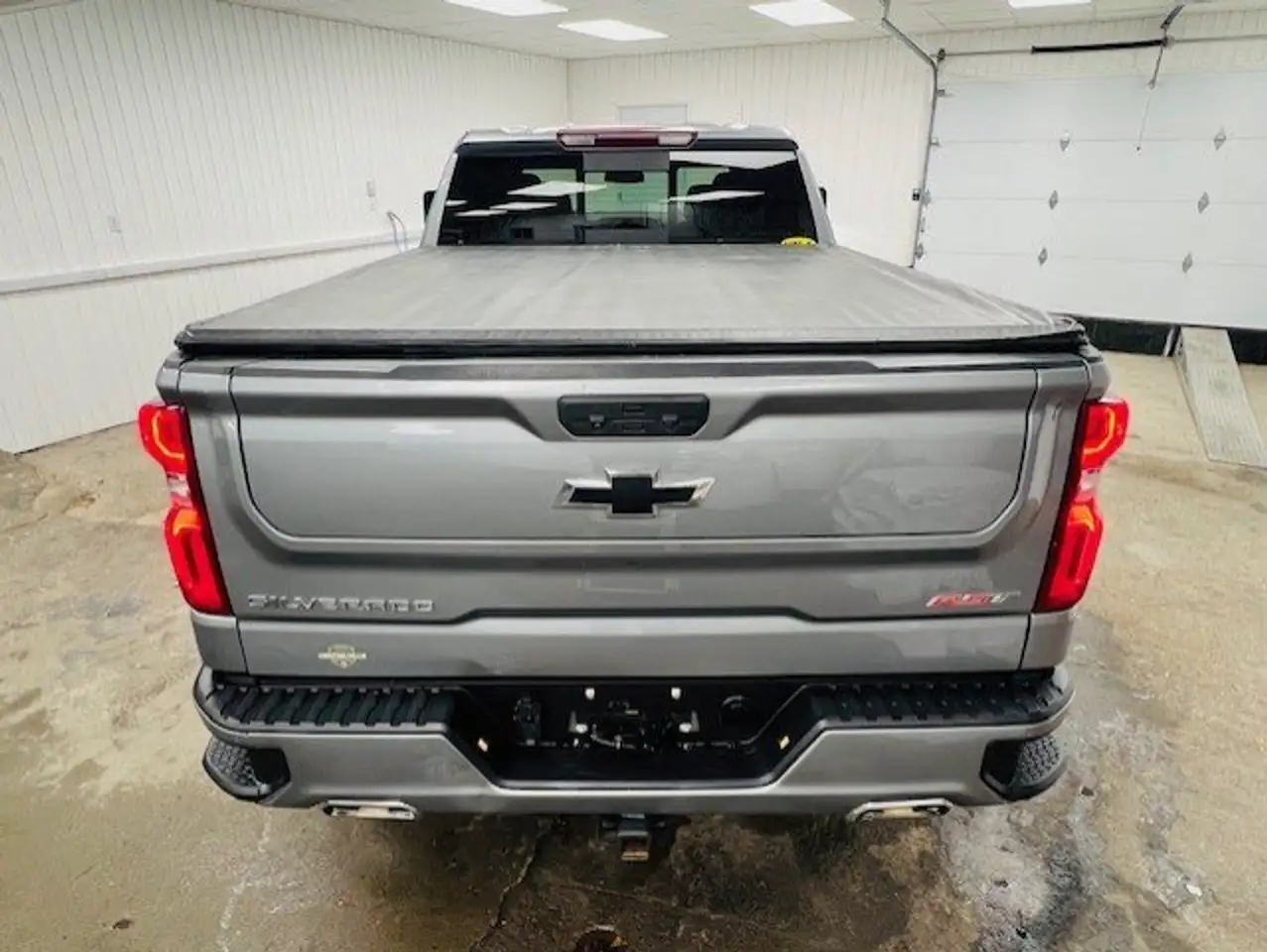 Chevrolet Silverado 1500 - Image 8