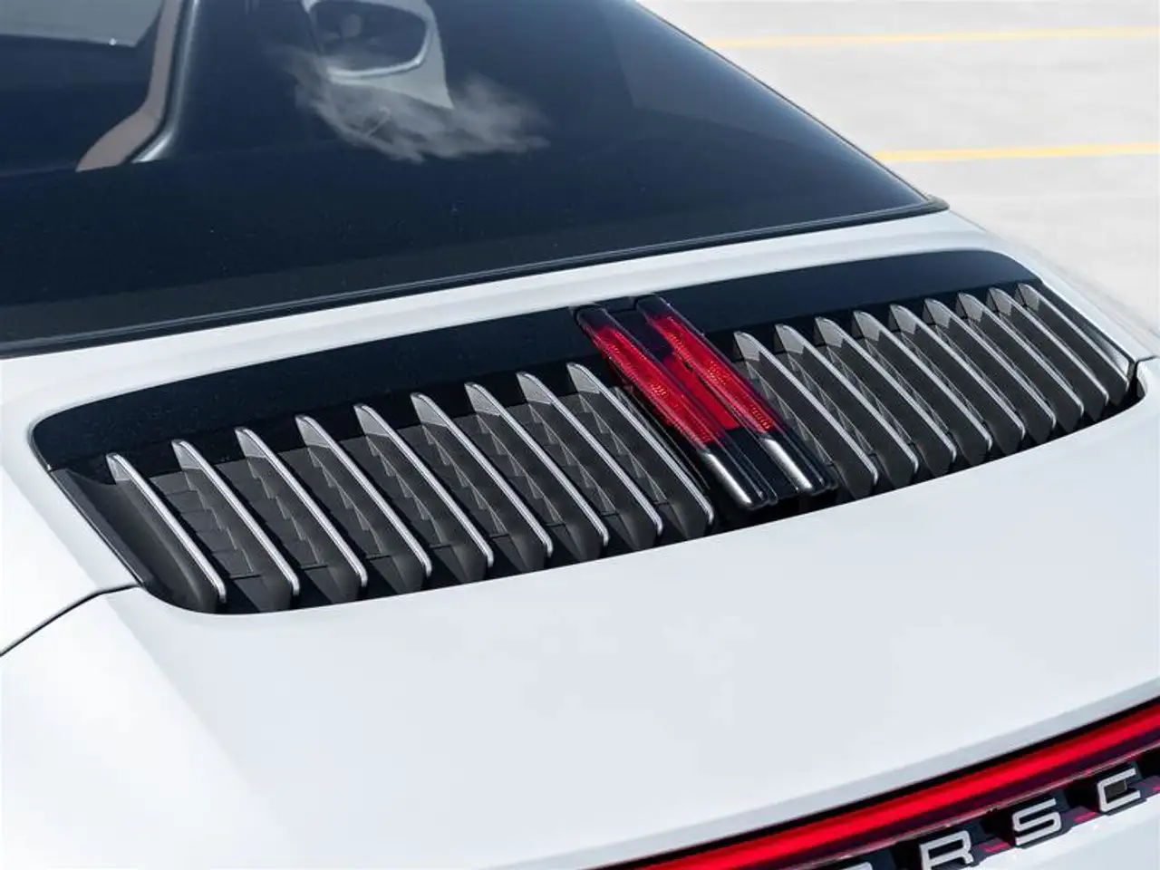 Porsche 911 - Image 10