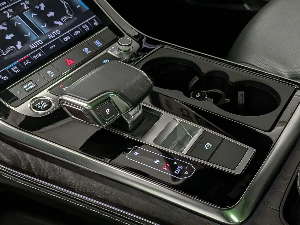 Audi Q8 - Image 19
