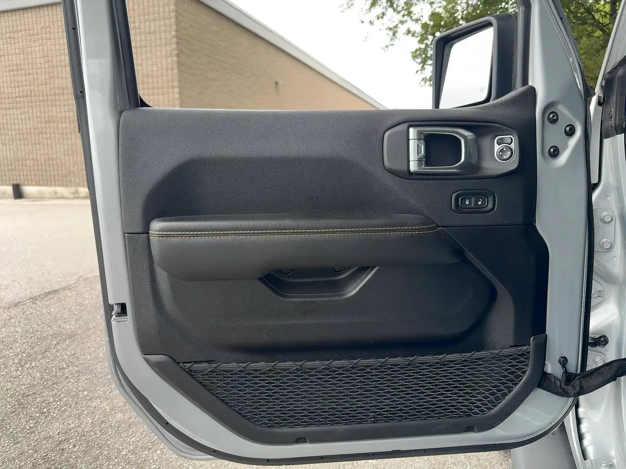 Jeep Wrangler - Image 18
