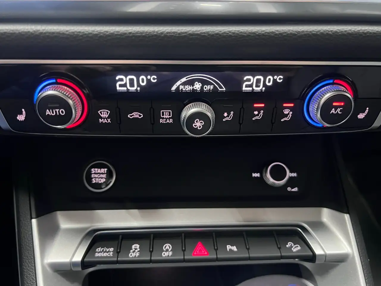 Audi Q3 - Image 32