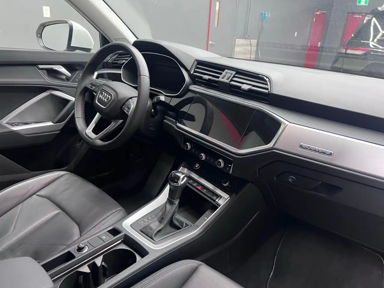 Audi Q3 - Image 22