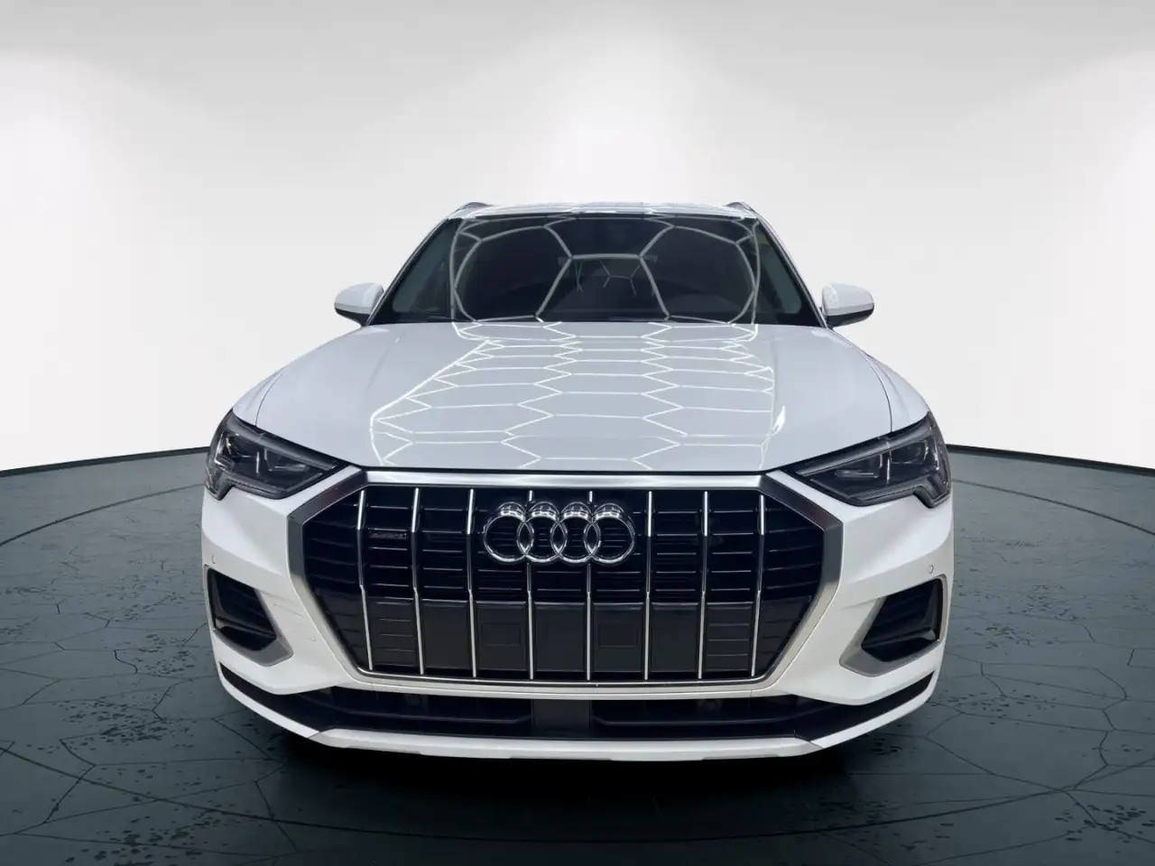 Audi Q3 - Image 11