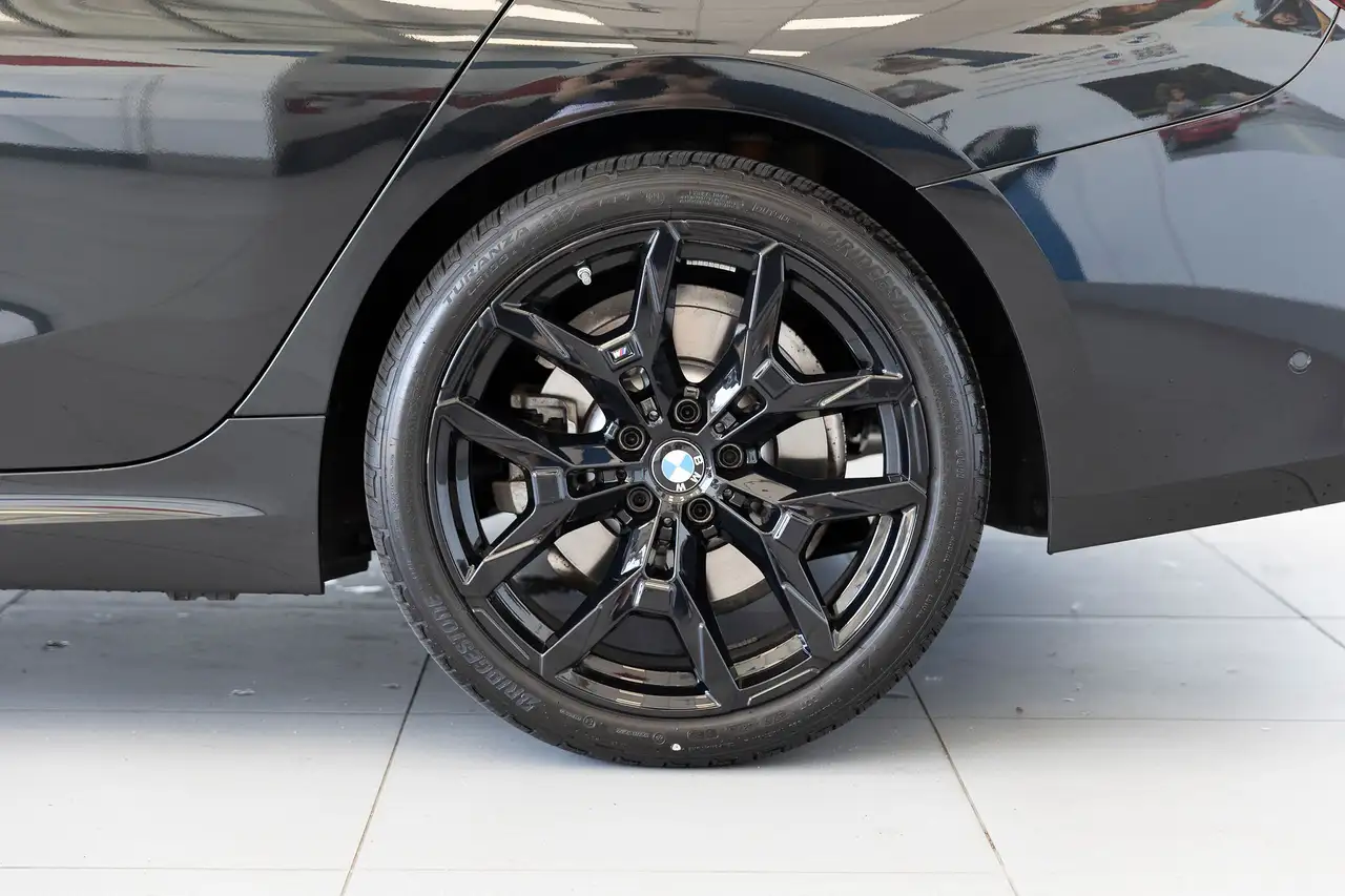 BMW 3 Series - Image 8
