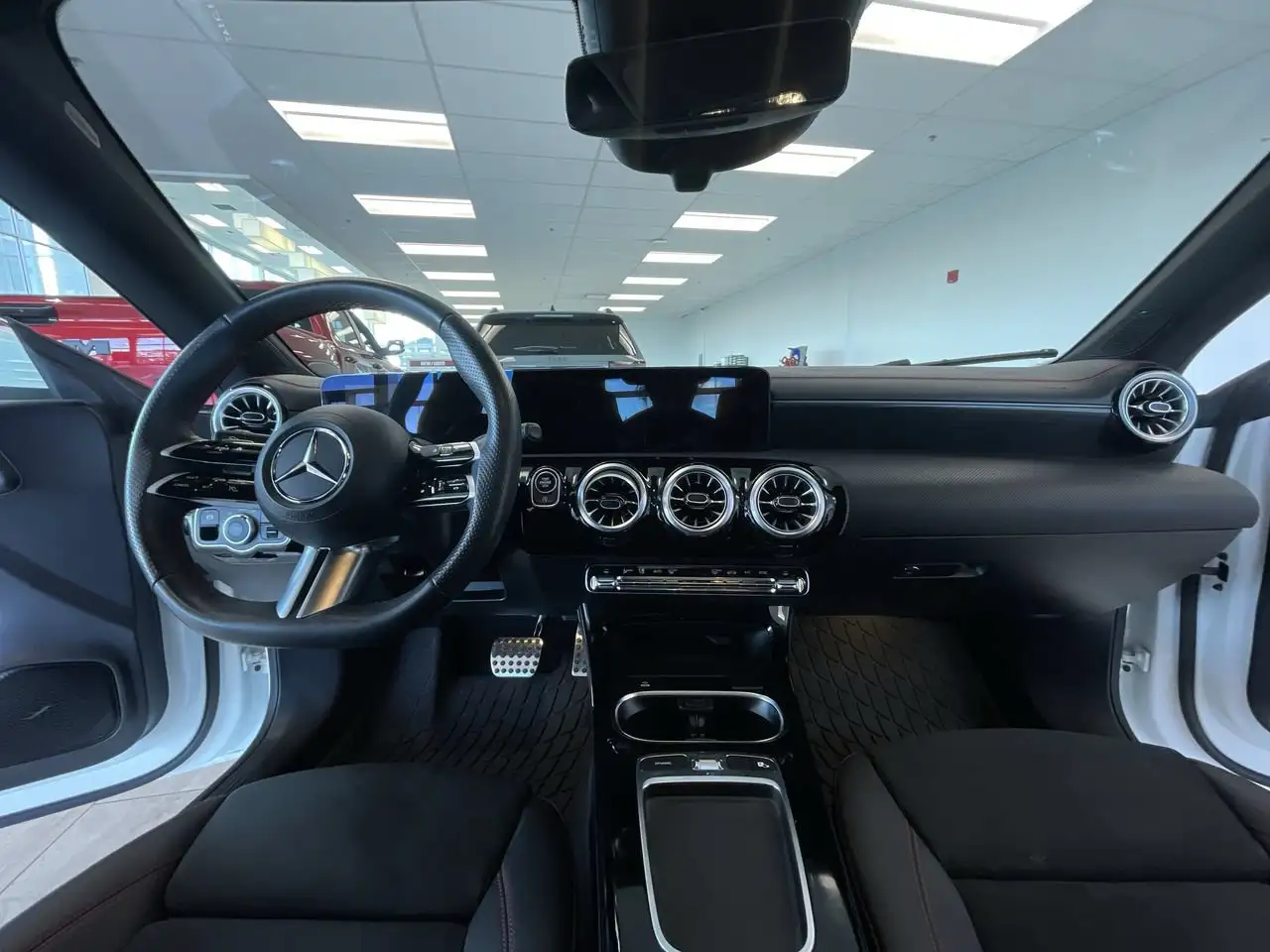 Mercedes-Benz CLA - Image 15