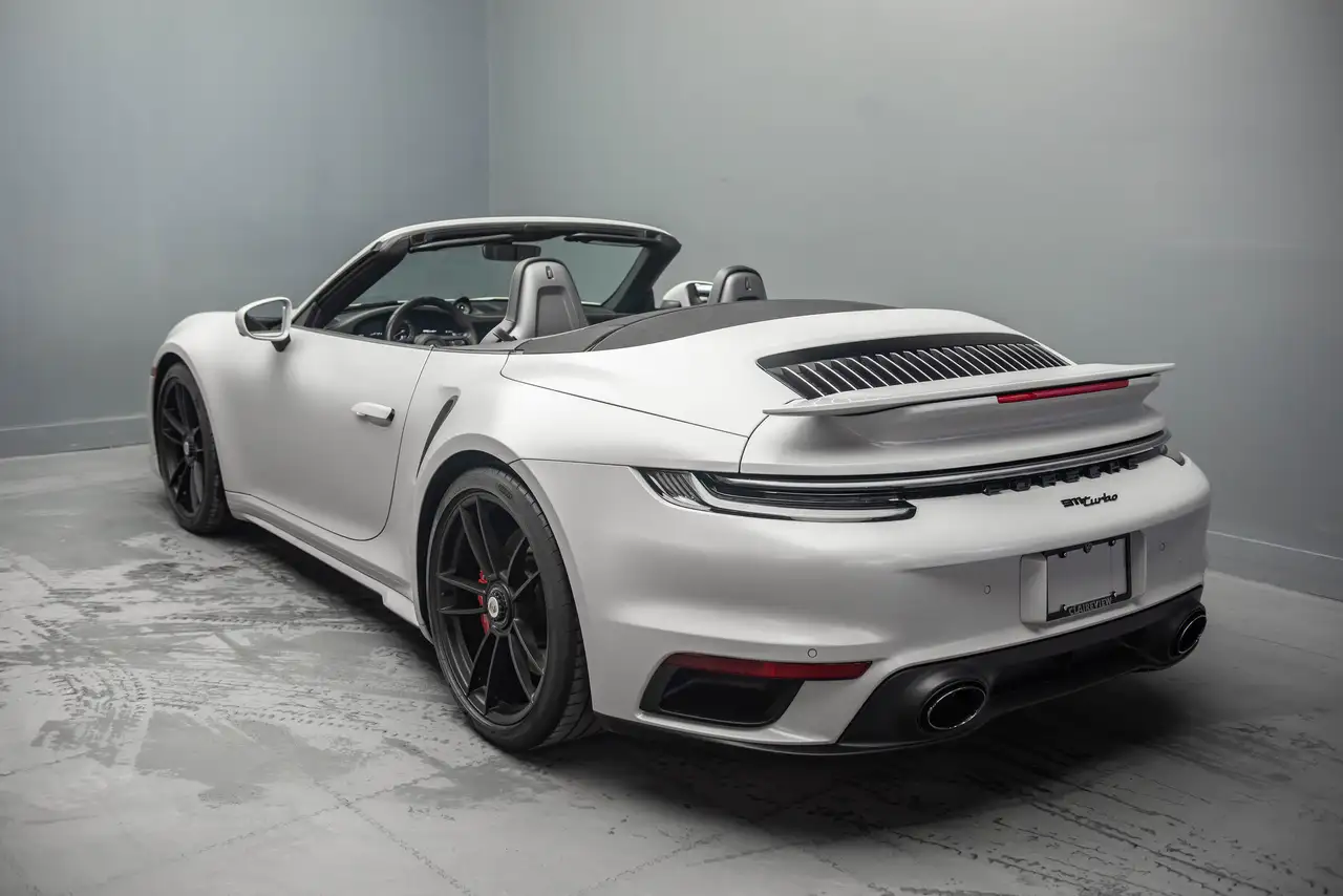 Porsche 911 - Image 13