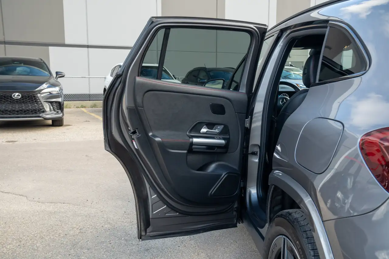 Mercedes-Benz GLA - Image 33