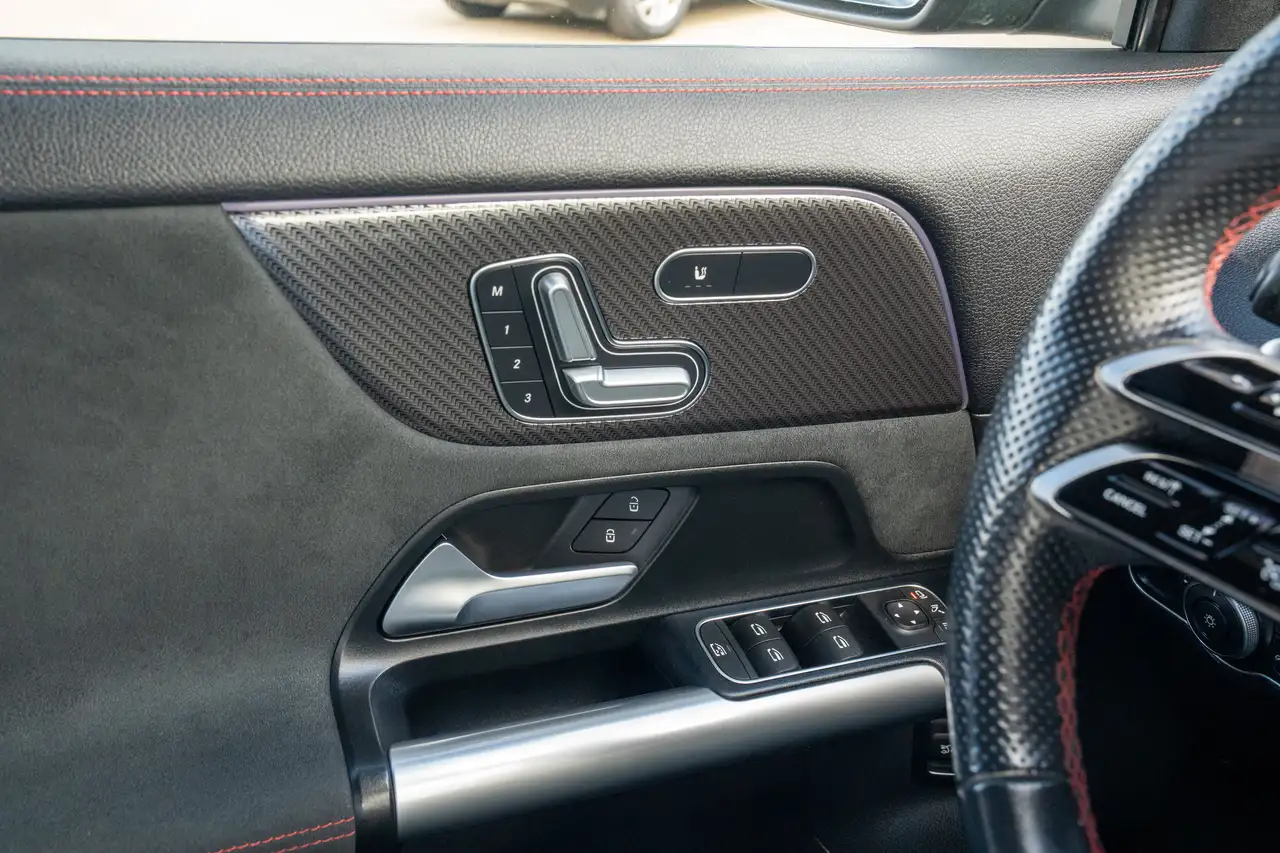 Mercedes-Benz GLA - Image 24