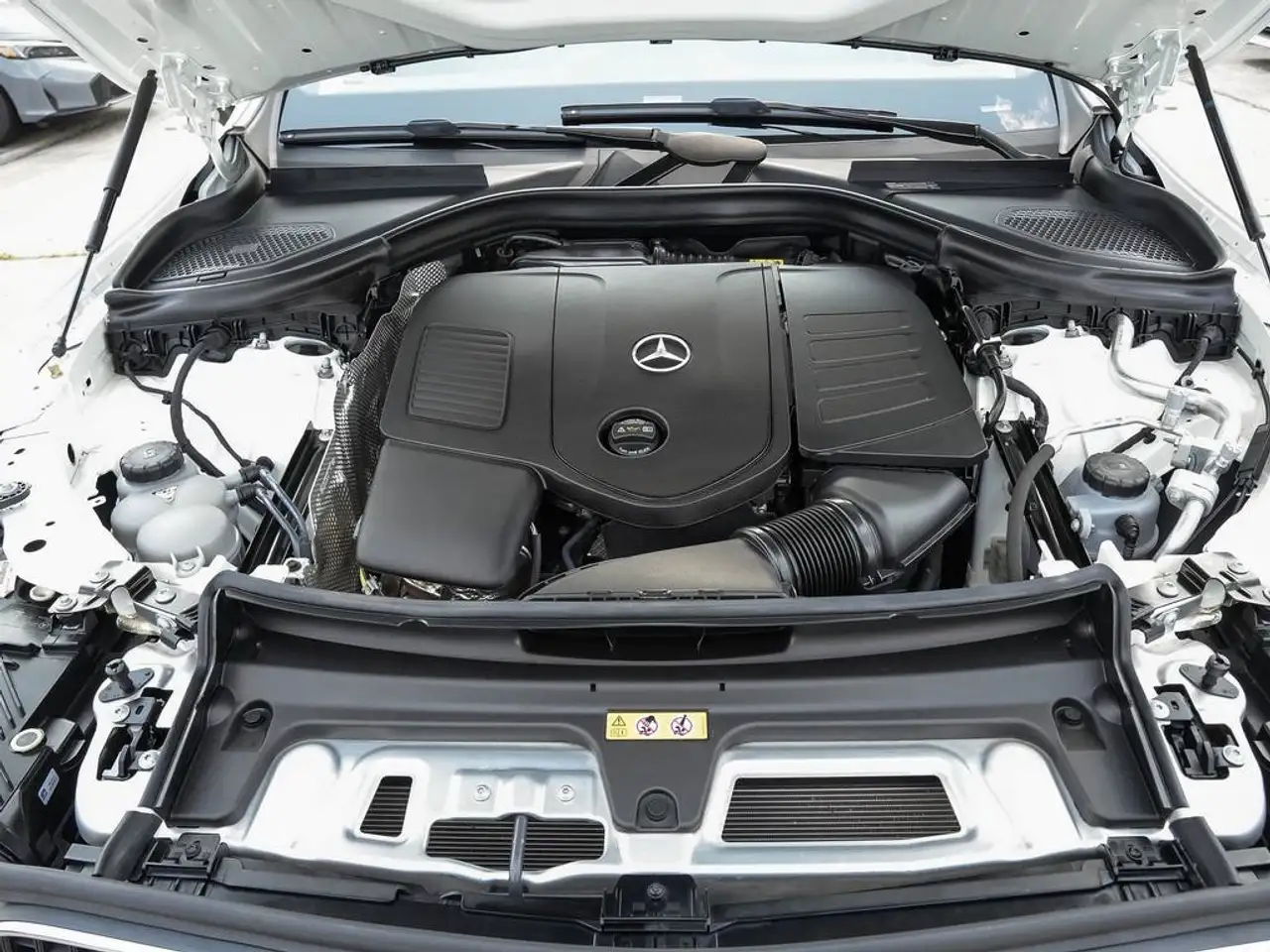 Mercedes-Benz GLC - Image 10