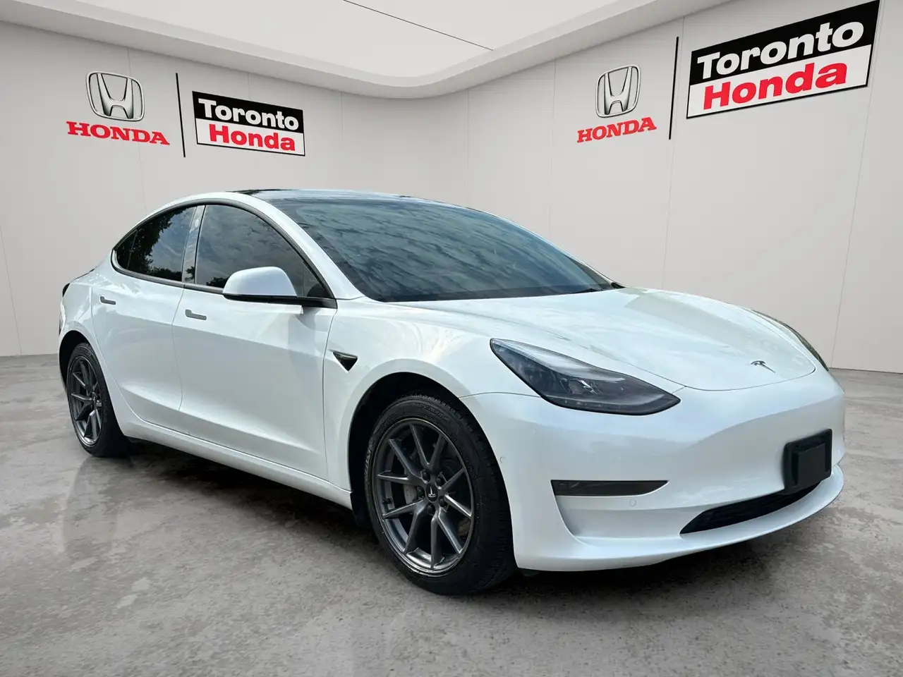 Tesla Model 3 - Image 4