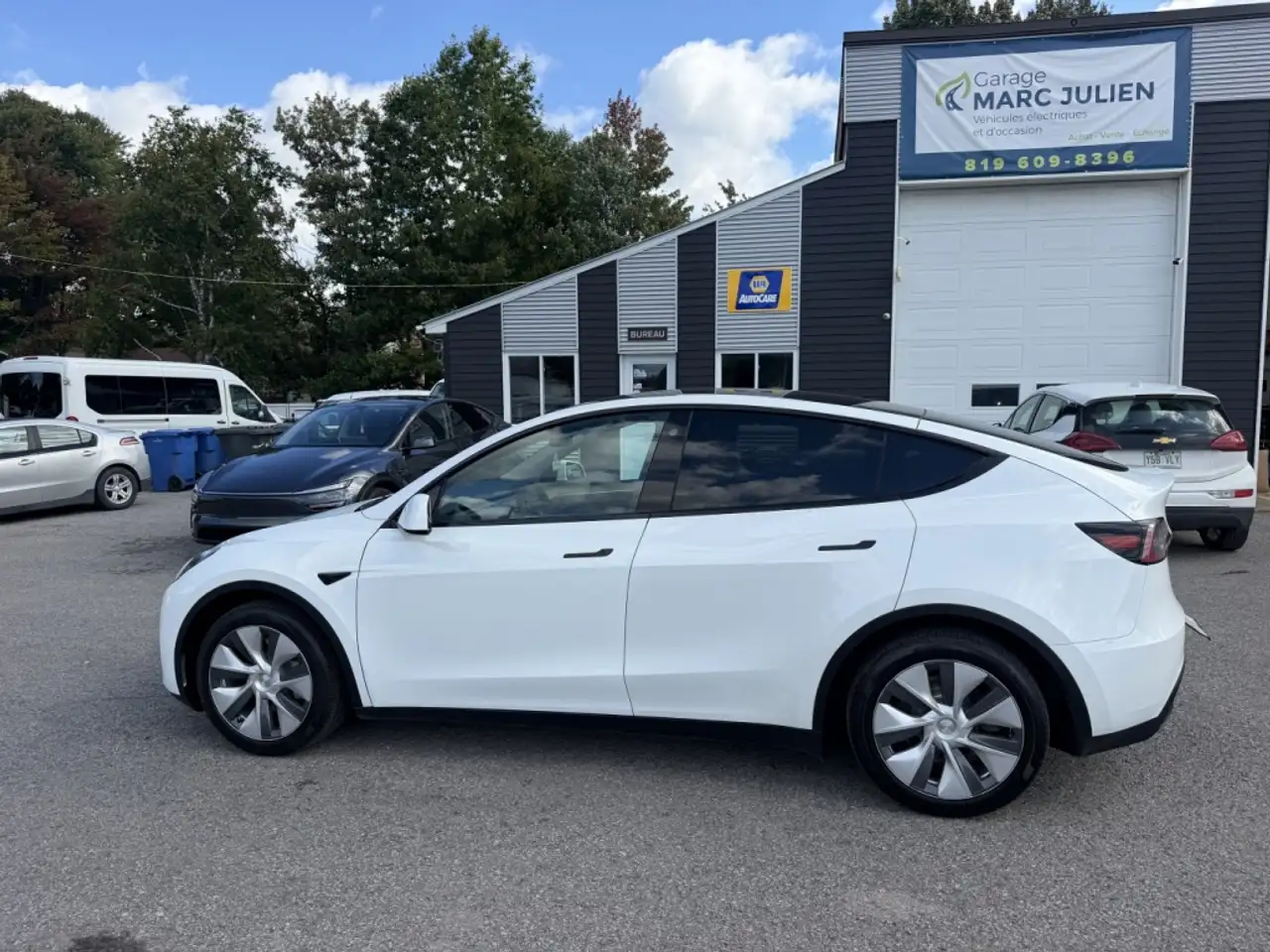 Tesla Model Y - Image 2