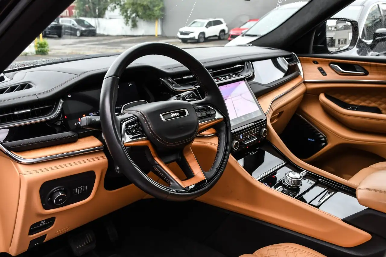 Jeep Grand Cherokee - Image 9