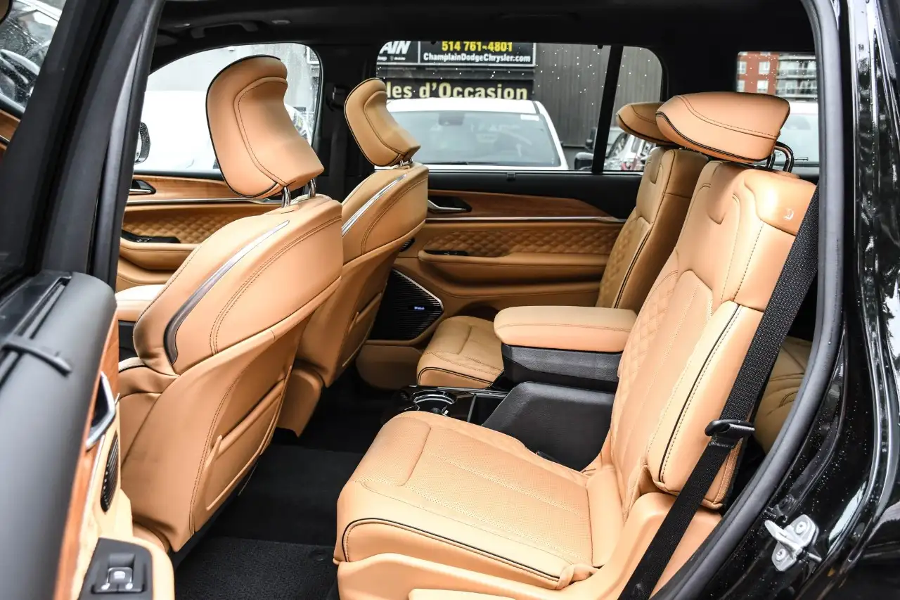 Jeep Grand Cherokee - Image 12