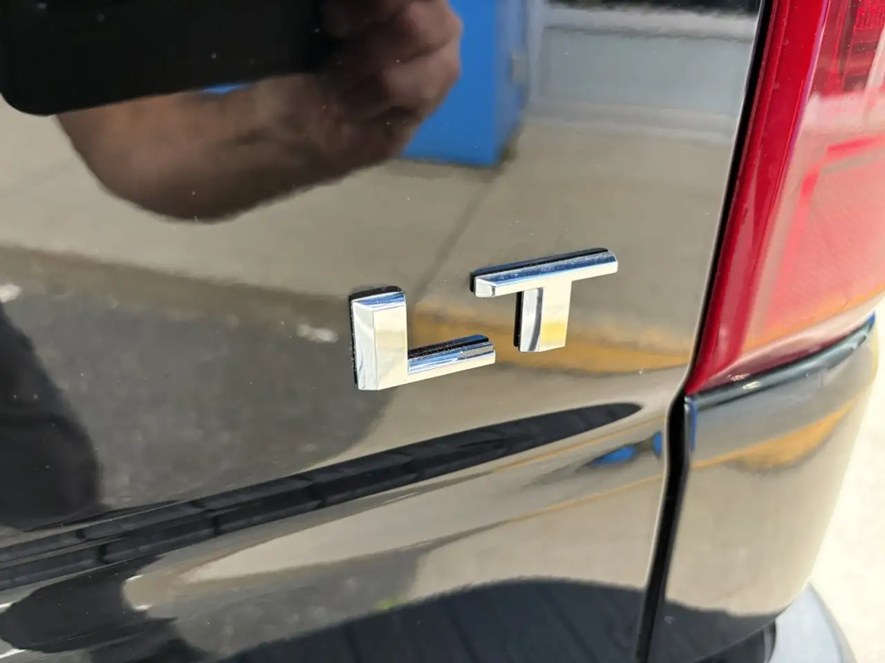 Chevrolet Silverado 1500 - Image 21