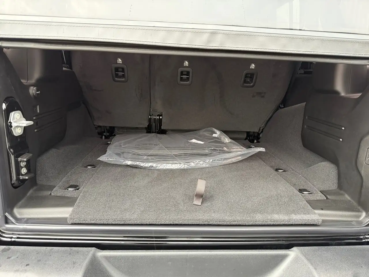 Jeep Wrangler - Image 19