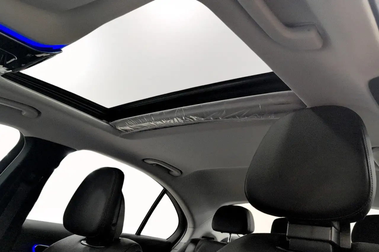 Mercedes-Benz C-Class - Image 11