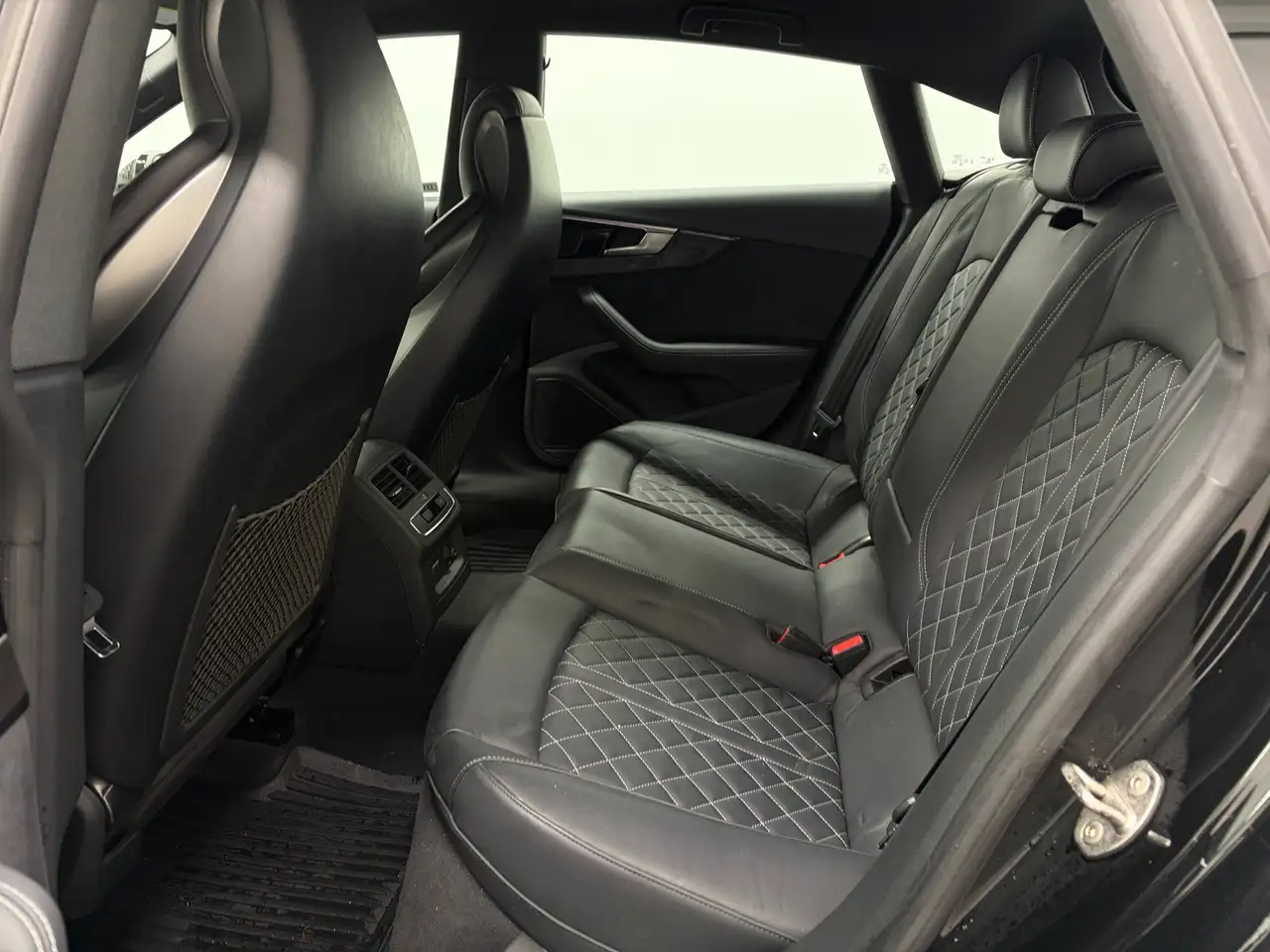 Audi S5 - Image 30