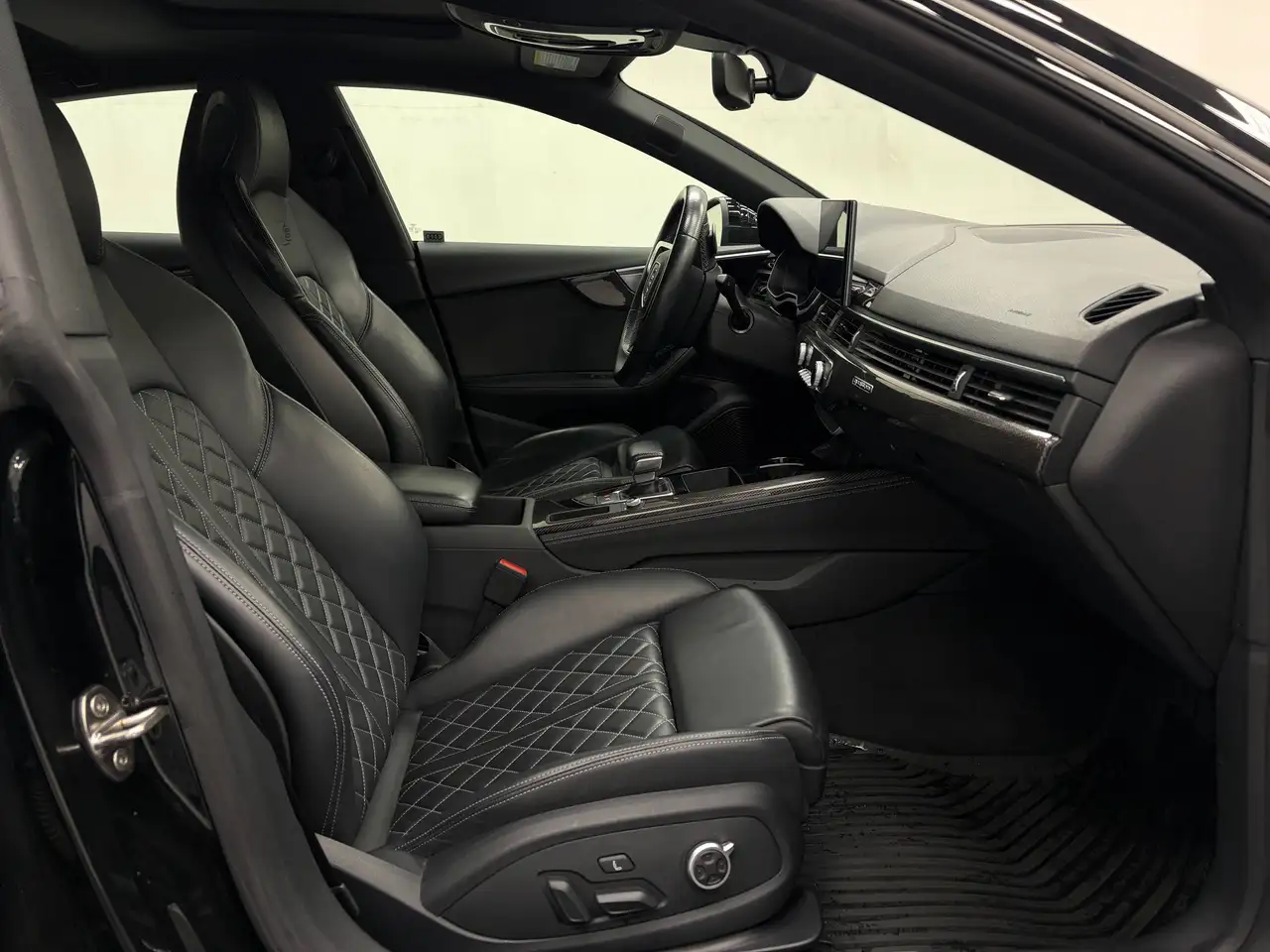 Audi S5 - Image 31