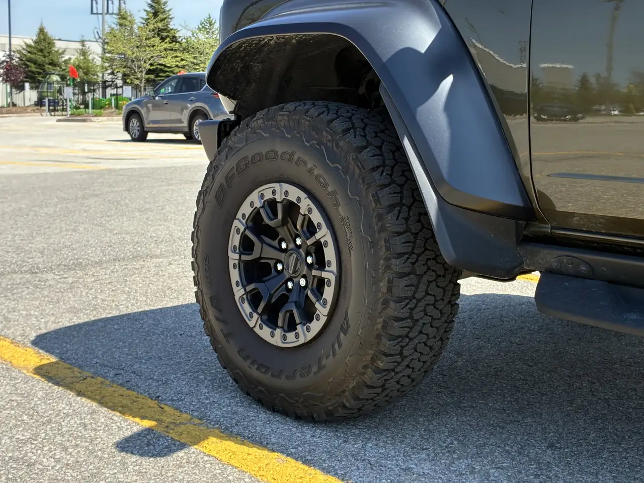 Ford Bronco - Image 11