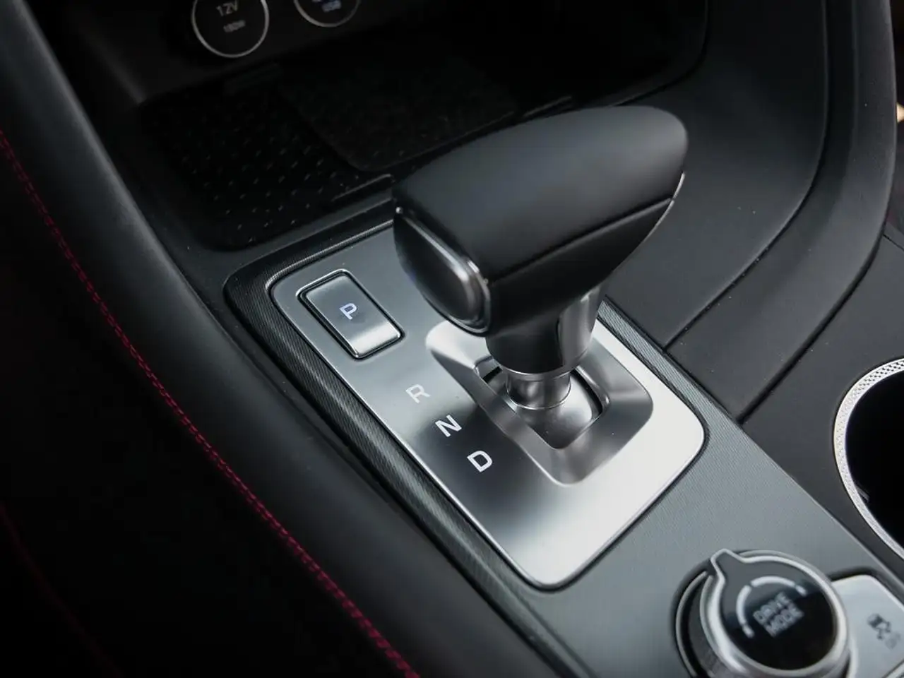 Genesis G70 - Image 19