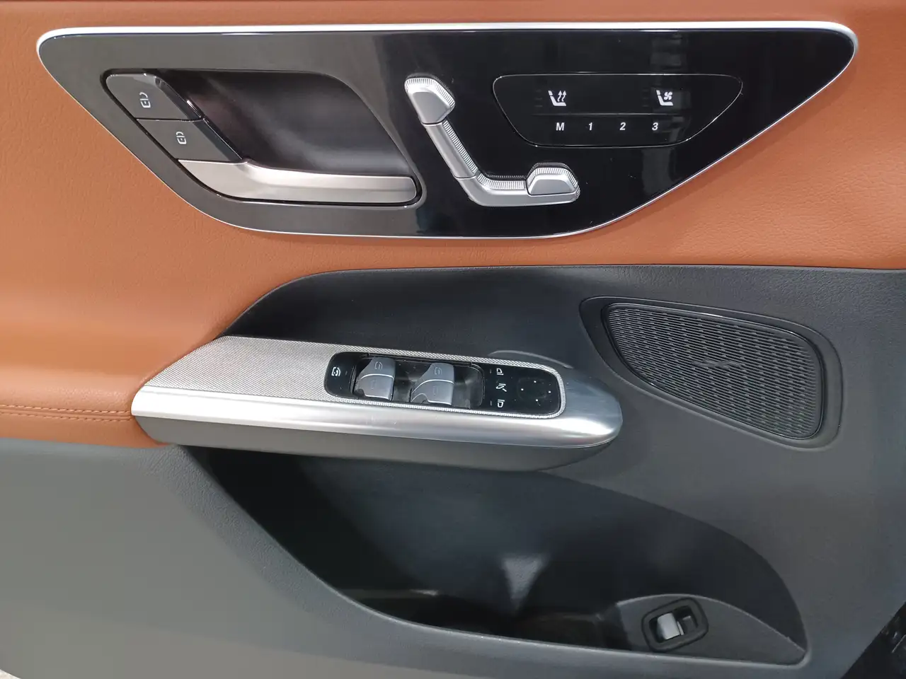 Mercedes-Benz GLC - Image 16